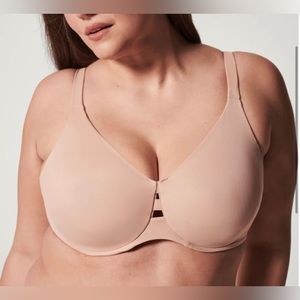 💎 SPANX Low profile Minimizer Bra - Champagne beige